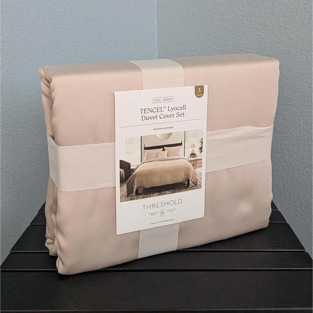 New Threshold Tencel Lyocell Cooling Satin Duvet Cover and Sham Set Full Queen